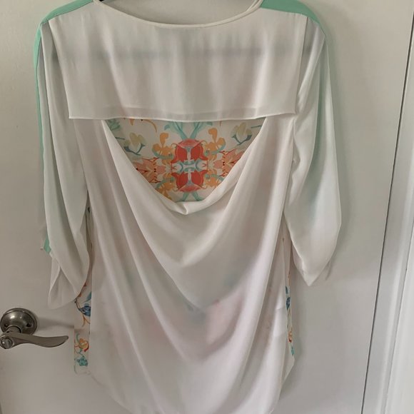 Floral top by BCBGMaxAzria - Picture 3 of 3